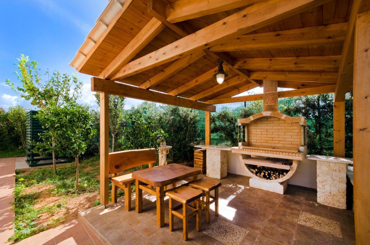Villa Moma Palio Gerani Bagian luar foto